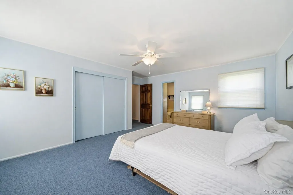 15 Frost Lane Greenlawn NY 11740