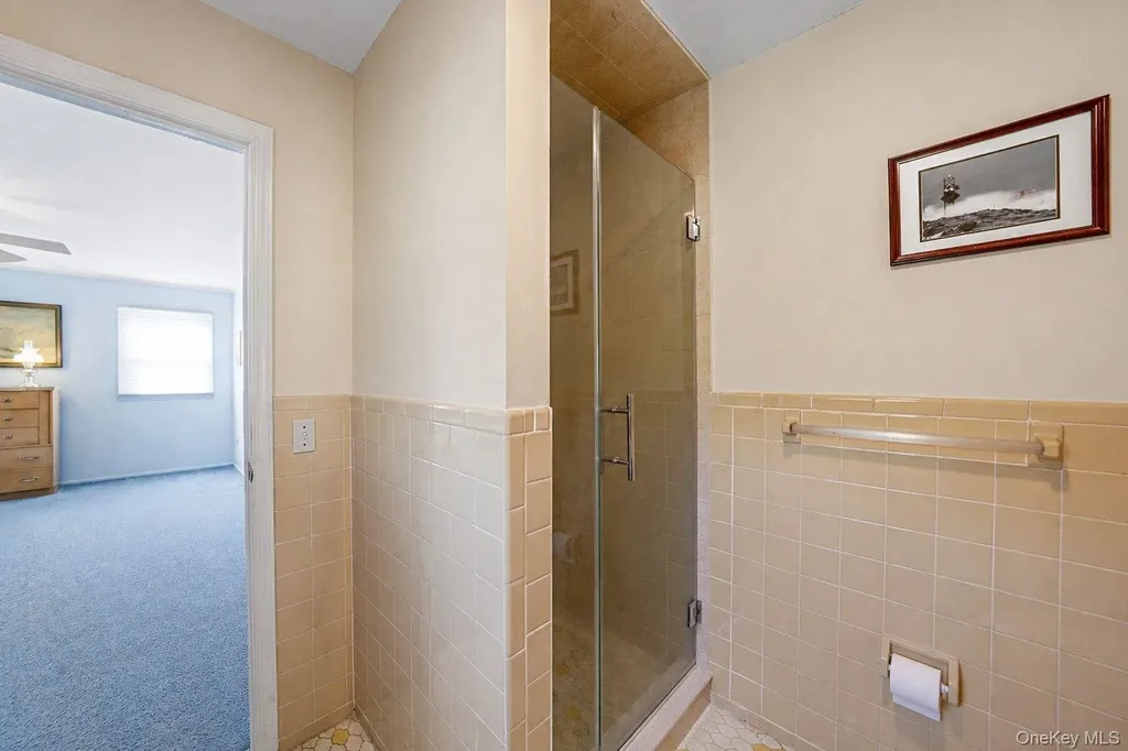 15 Frost Lane Greenlawn NY 11740