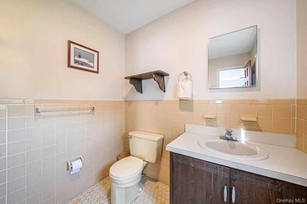 15 Frost Lane Greenlawn NY 11740