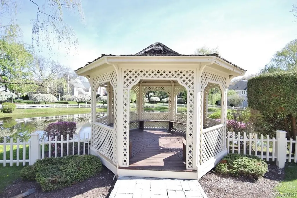 607 Chestnut Drive Carmel NY 10512