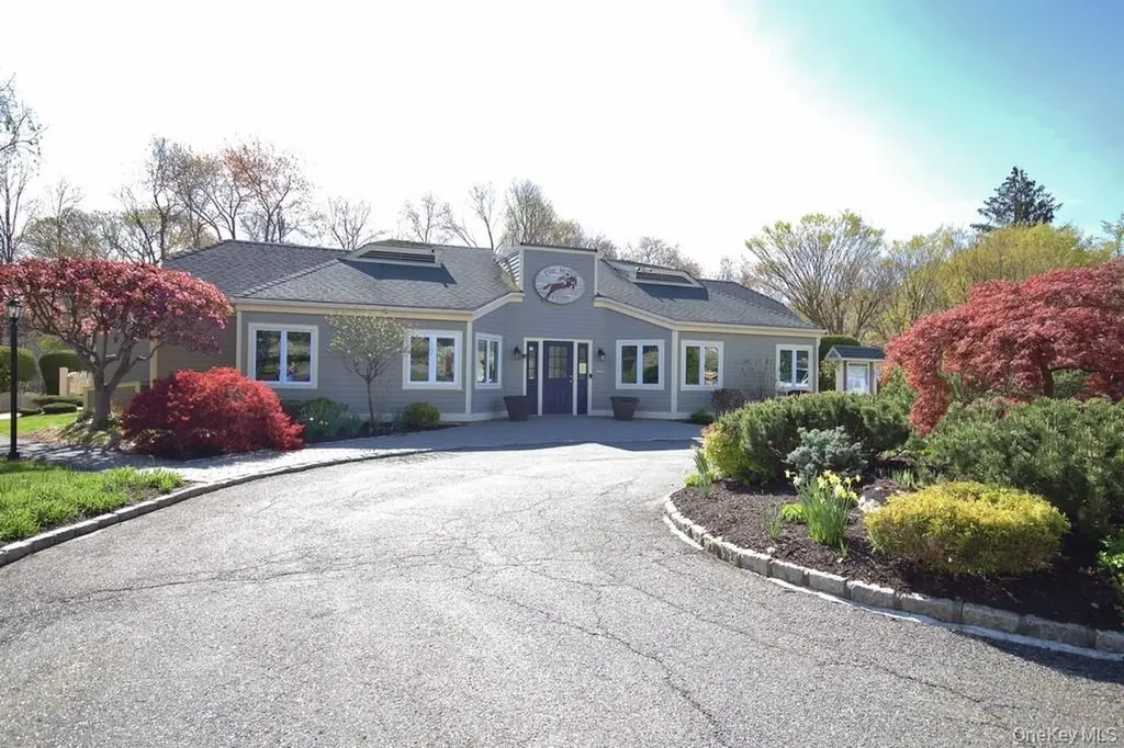 607 Chestnut Drive Carmel NY 10512
