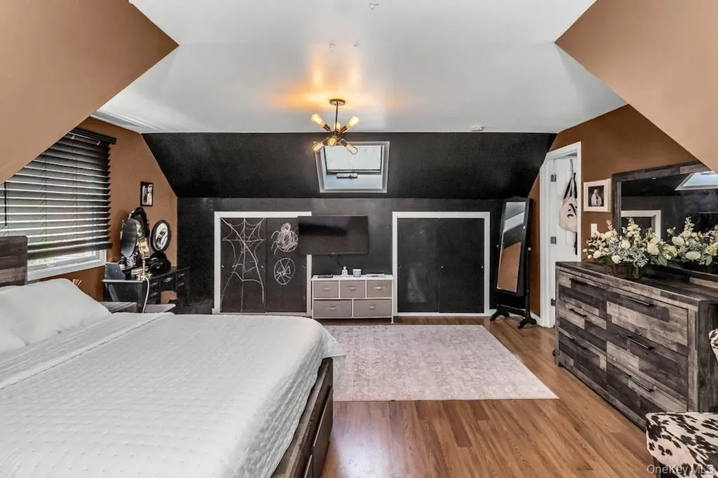 102 Pine Acres Boulevard Deer Park NY 11729