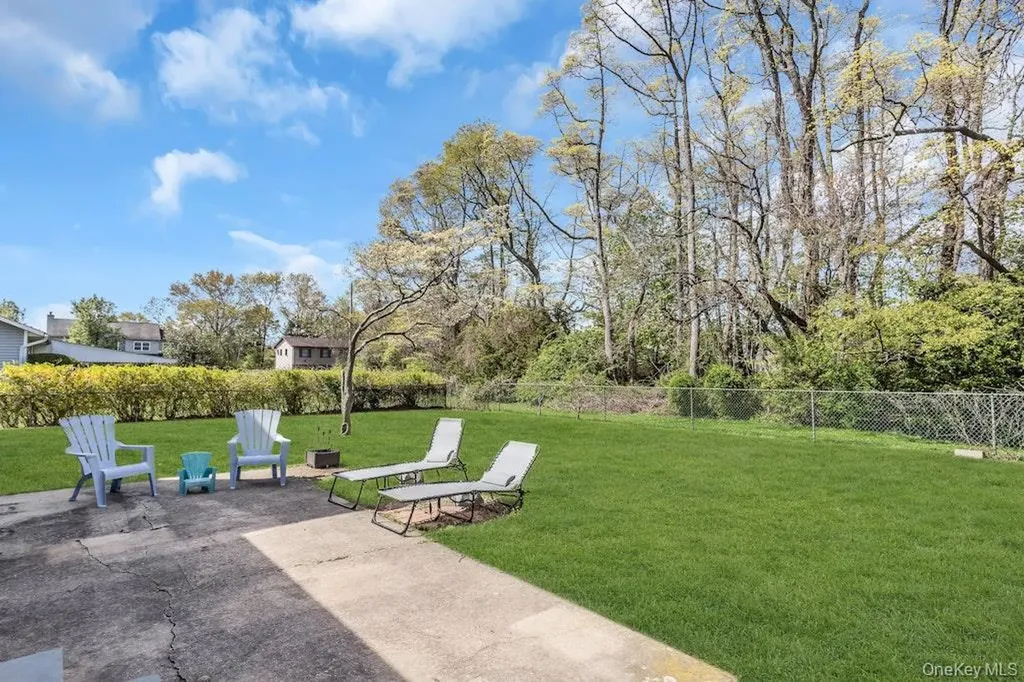 102 Pine Acres Boulevard Deer Park NY 11729