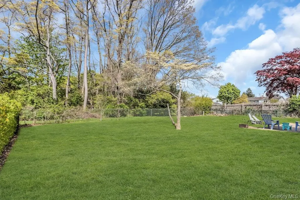 102 Pine Acres Boulevard Deer Park NY 11729
