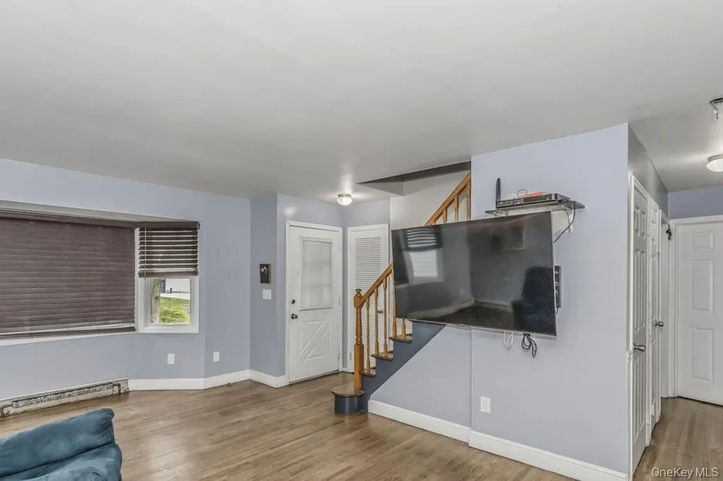 102 Pine Acres Boulevard Deer Park NY 11729
