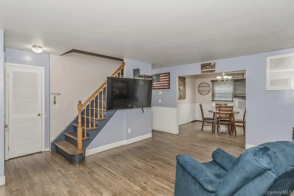 102 Pine Acres Boulevard Deer Park NY 11729
