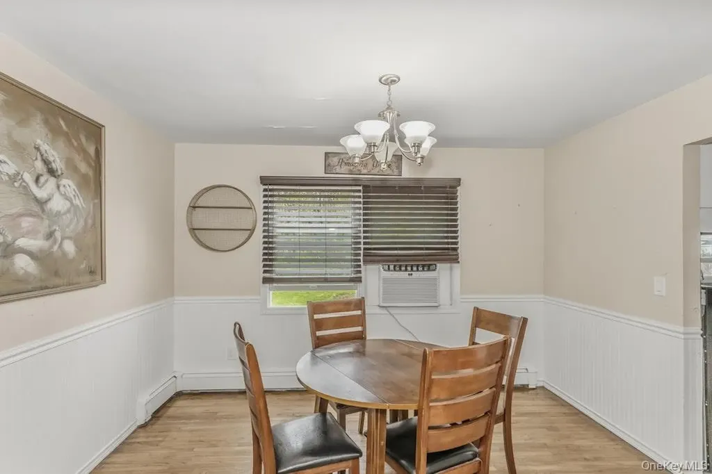102 Pine Acres Boulevard Deer Park NY 11729