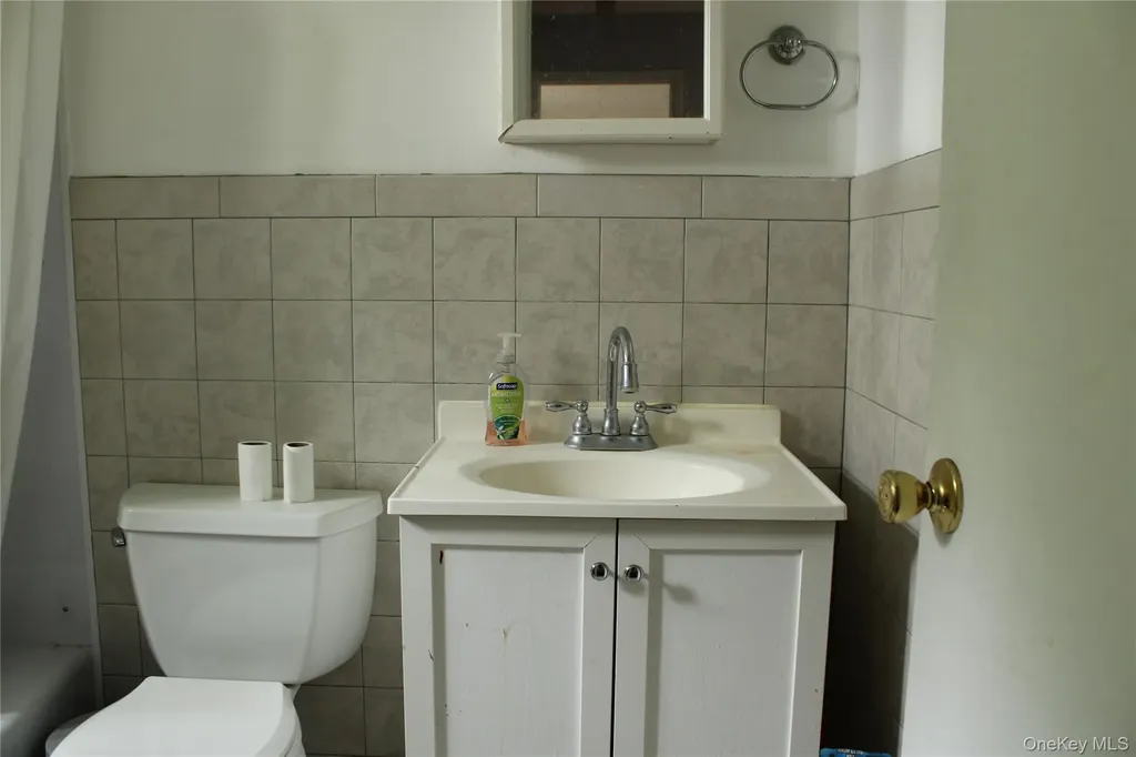 8 Fishkill Glen Drive Fishkill NY 12524