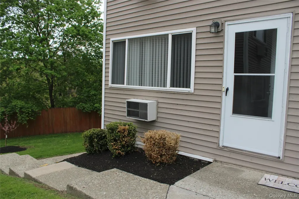8 Fishkill Glen Drive Fishkill NY 12524