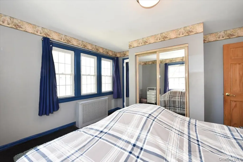 83 Cambridge Street Valley Stream NY 11581