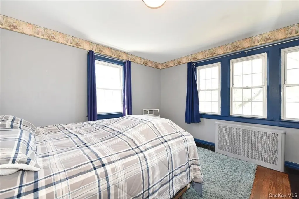 83 Cambridge Street Valley Stream NY 11581