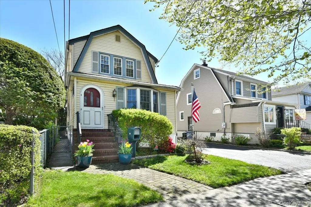 83 Cambridge Street Valley Stream NY 11581