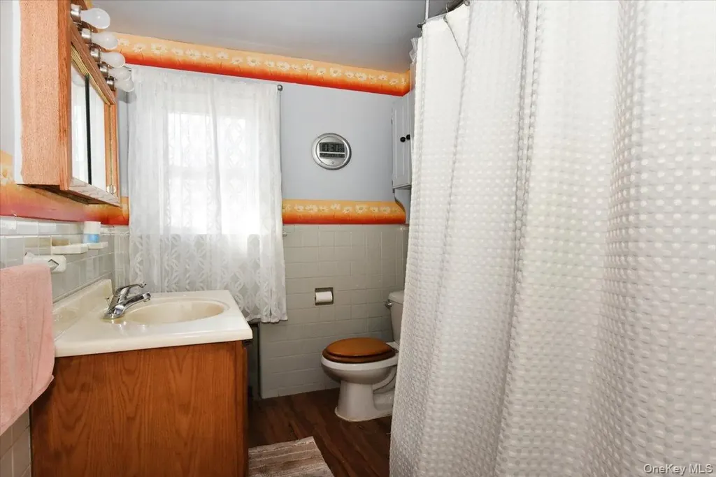 83 Cambridge Street Valley Stream NY 11581