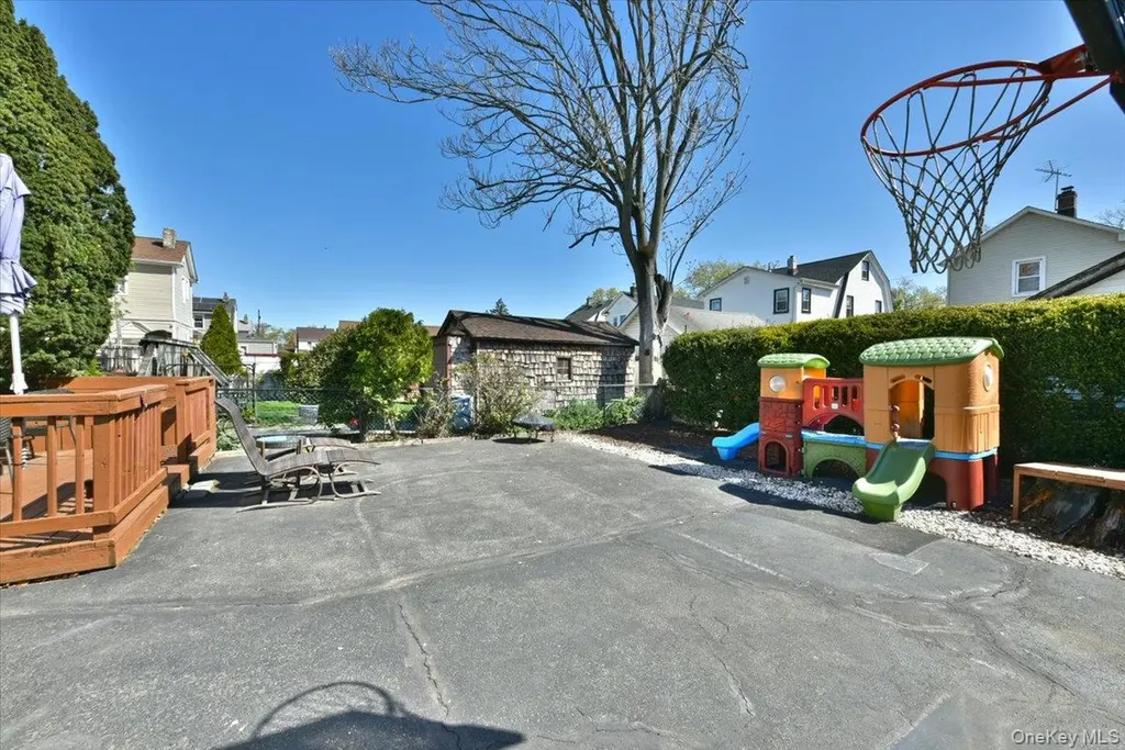83 Cambridge Street Valley Stream NY 11581