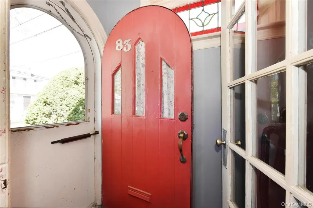 83 Cambridge Street Valley Stream NY 11581