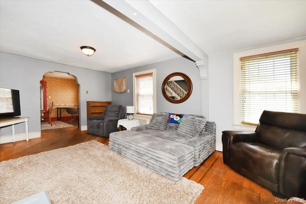 83 Cambridge Street Valley Stream NY 11581