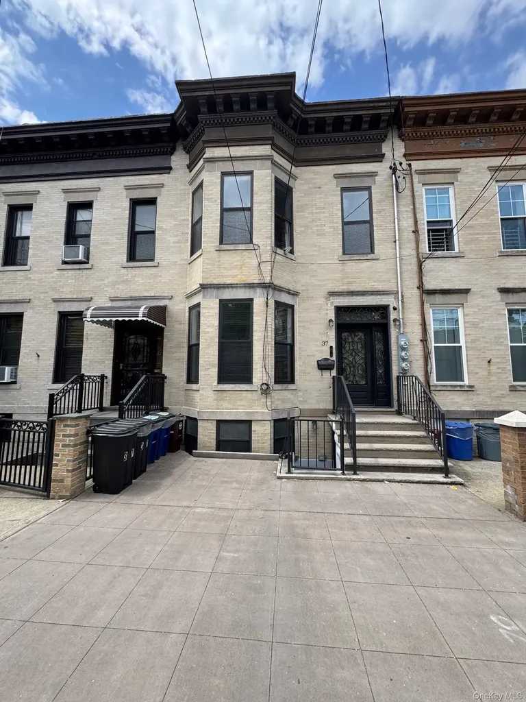 37 Apollo Street Brooklyn NY 11222