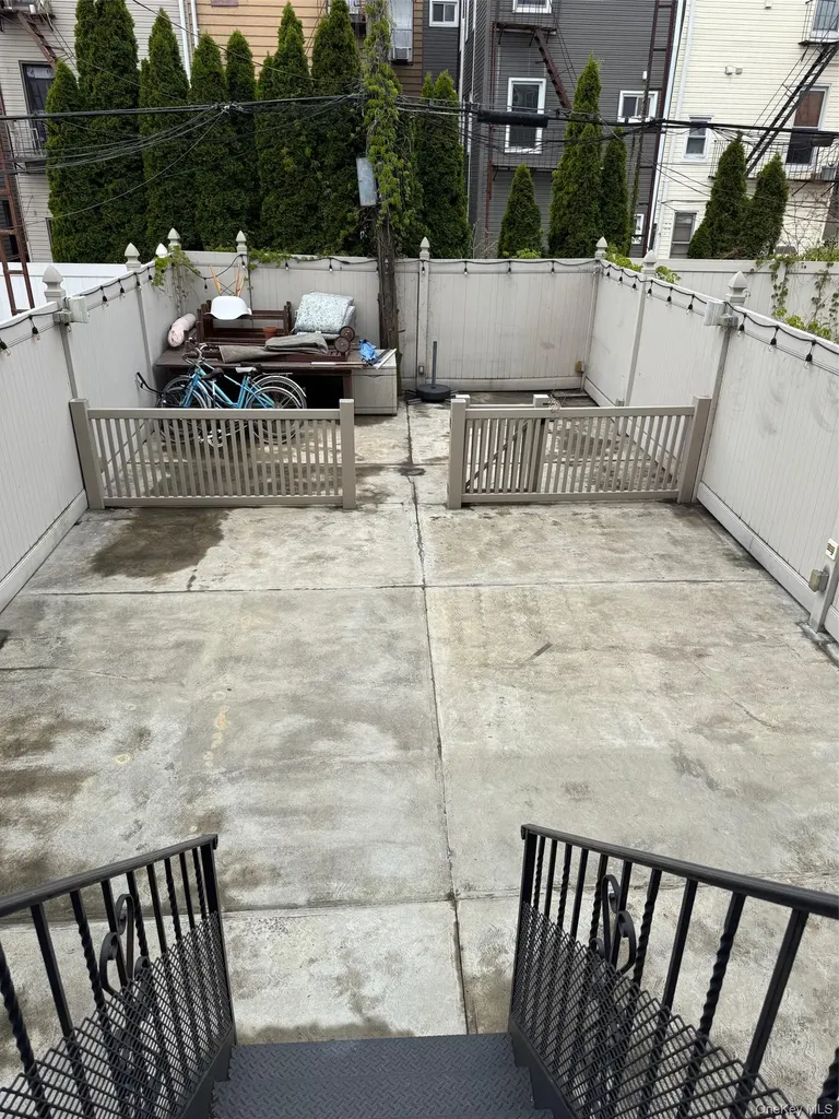 37 Apollo Street Brooklyn NY 11222