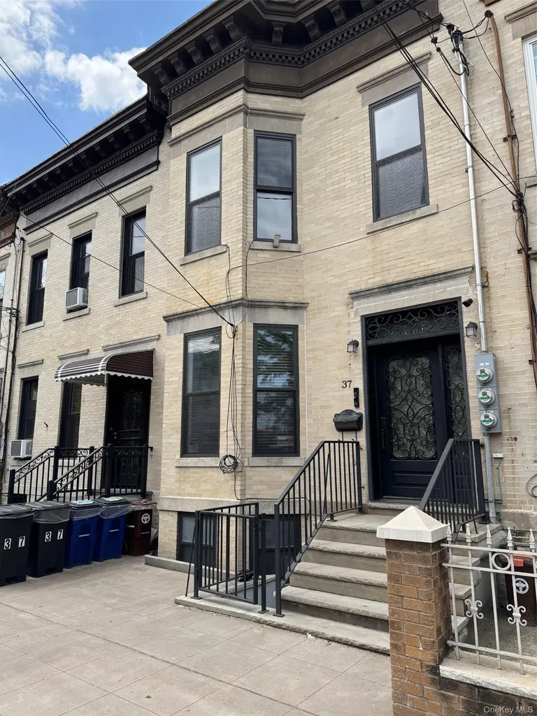 37 Apollo Street Brooklyn NY 11222