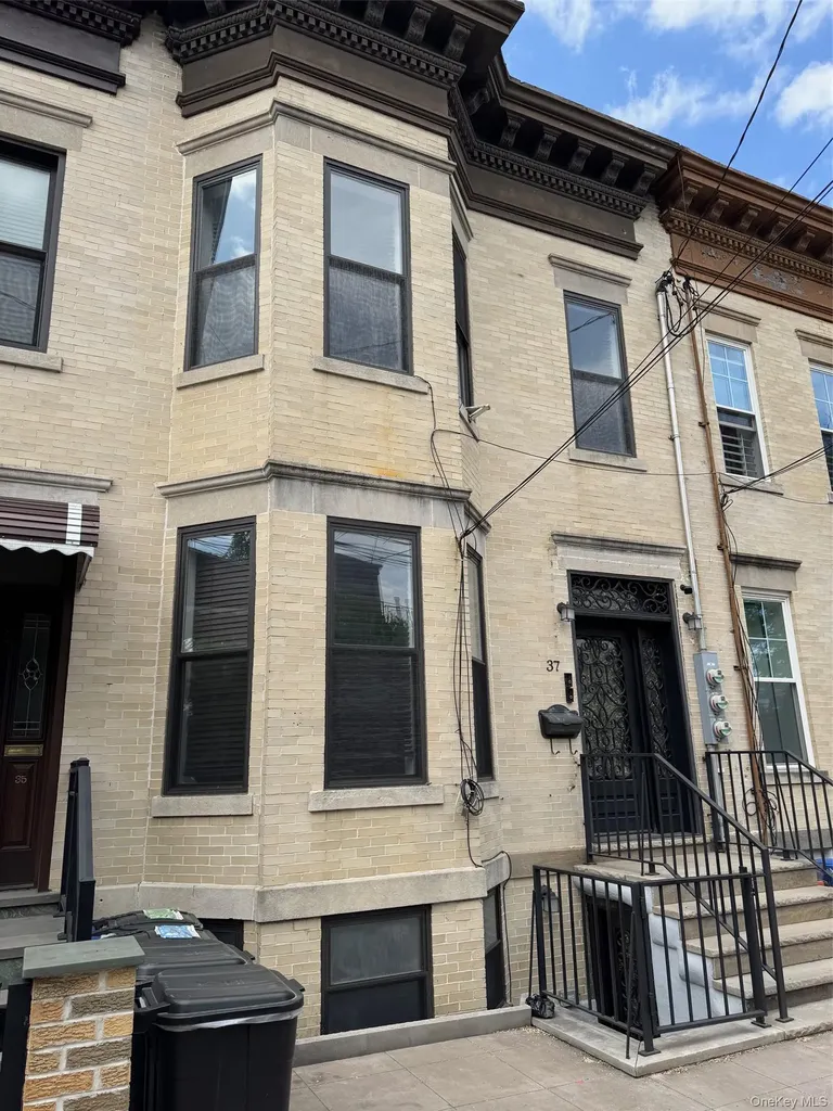 37 Apollo Street Brooklyn NY 11222