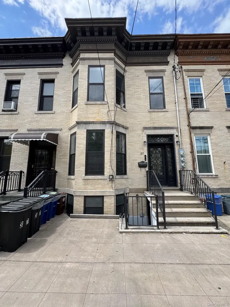 37 Apollo Street Brooklyn NY 11222