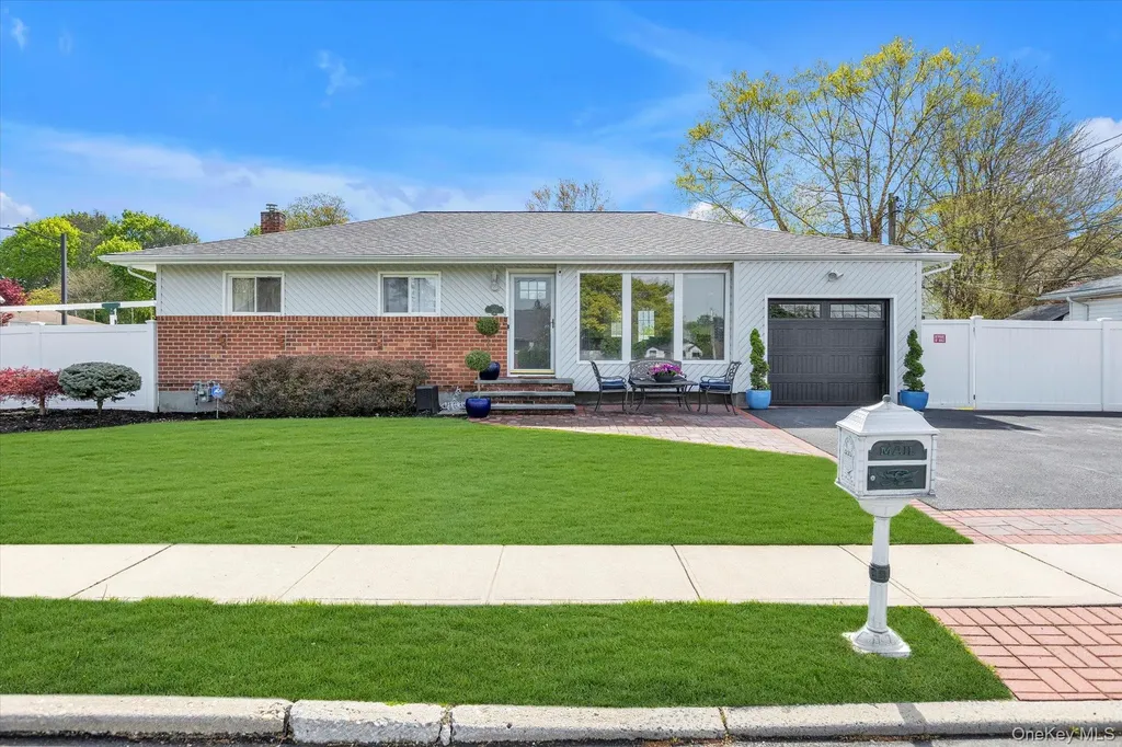 568 Plainview Road Plainview NY 11803