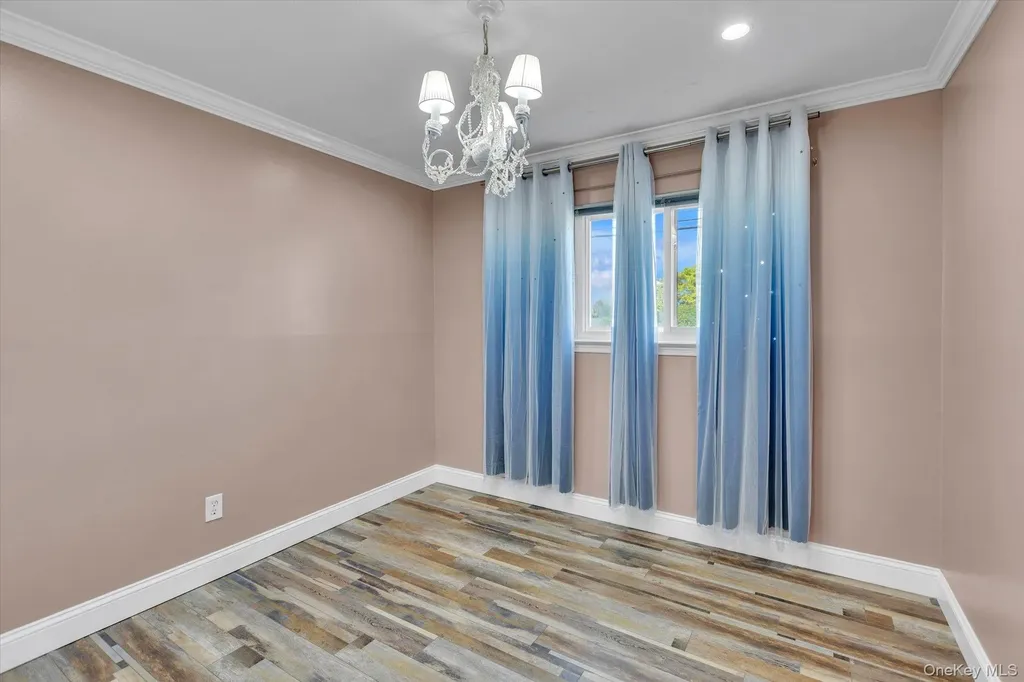 568 Plainview Road Plainview NY 11803