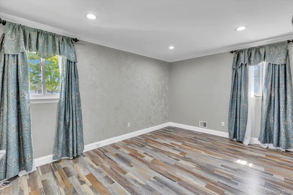 568 Plainview Road Plainview NY 11803