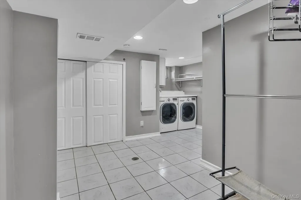 568 Plainview Road Plainview NY 11803