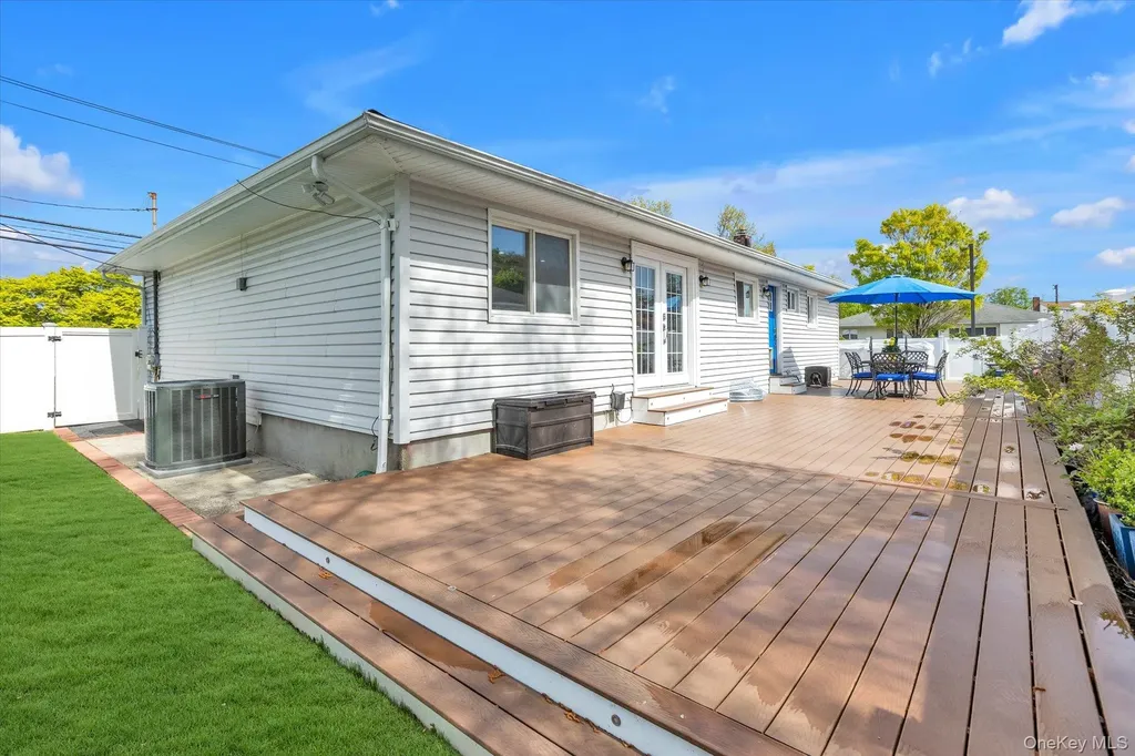 568 Plainview Road Plainview NY 11803