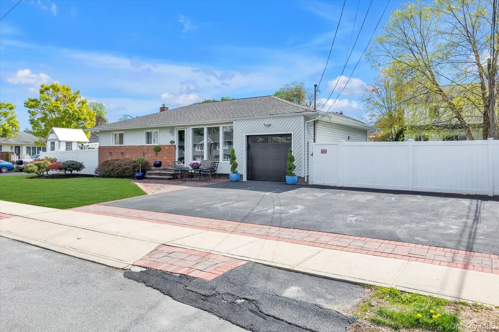 568 Plainview Road Plainview NY 11803