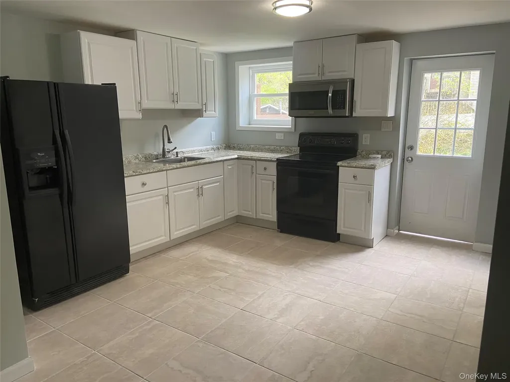 15 Highview Avenue Selden NY 11784