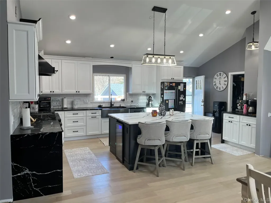 15 Highview Avenue Selden NY 11784