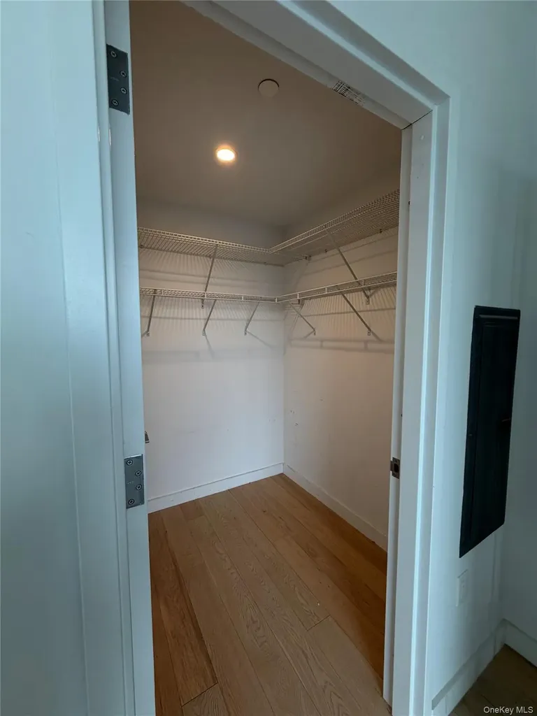 131-01 40th Road Flushing NY 11354