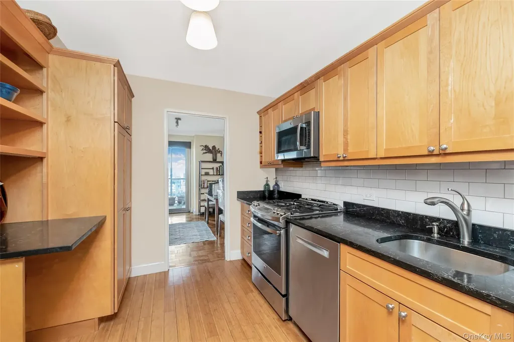 2500 Johnson Avenue Bronx NY 10463