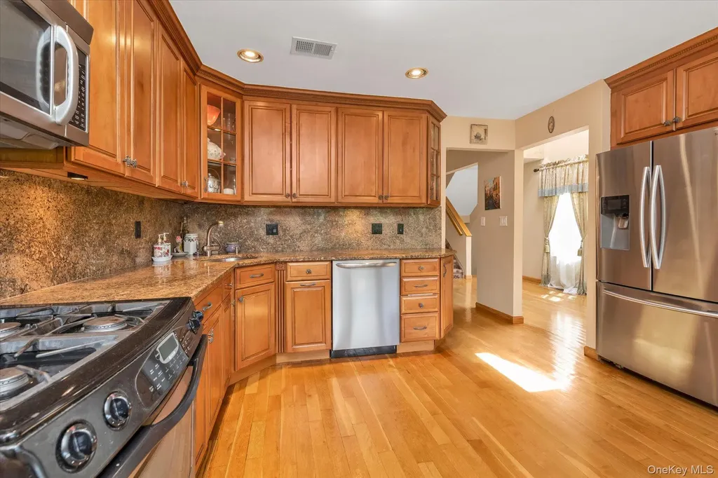 7 Eastern Drive New Hyde Park NY 11040