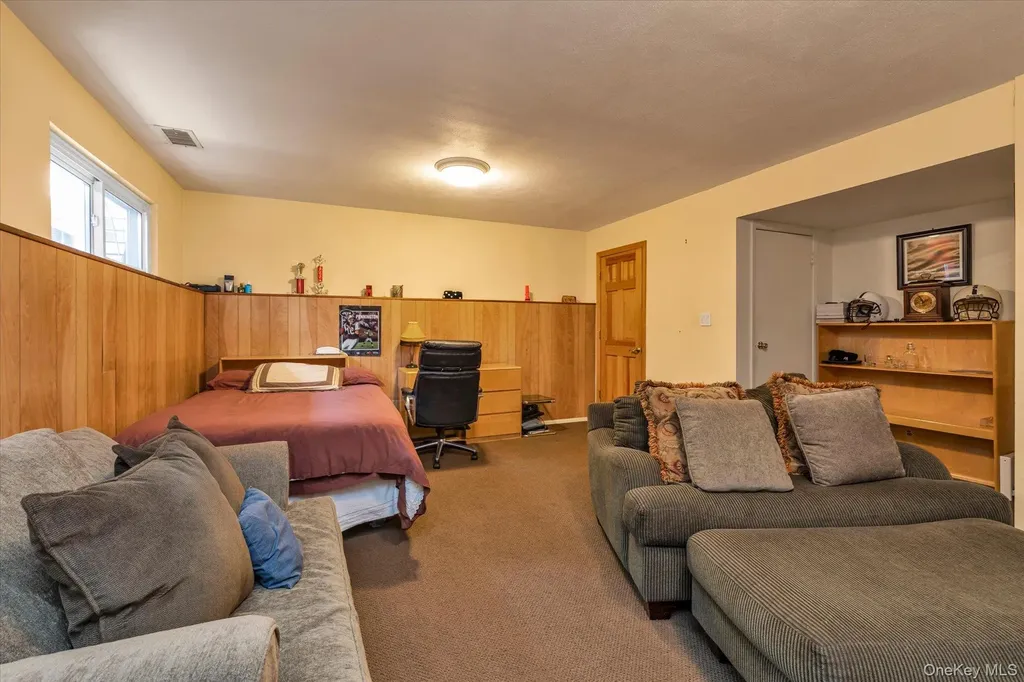 7 Eastern Drive New Hyde Park NY 11040
