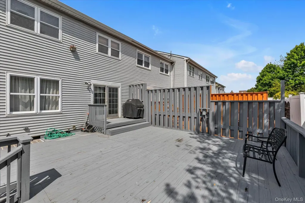 7 Eastern Drive New Hyde Park NY 11040