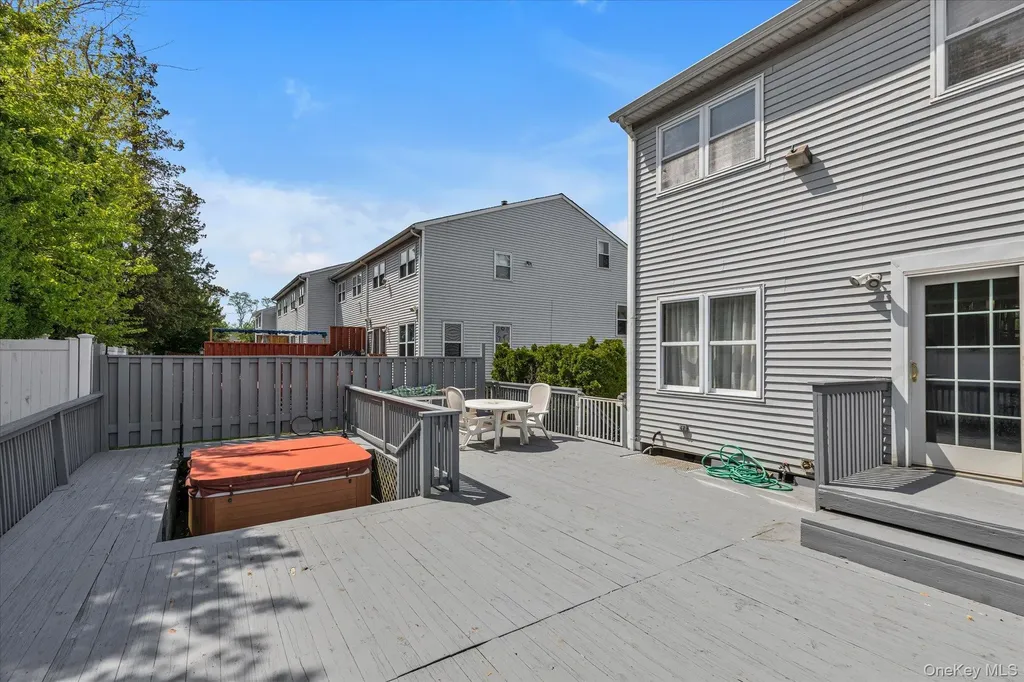 7 Eastern Drive New Hyde Park NY 11040
