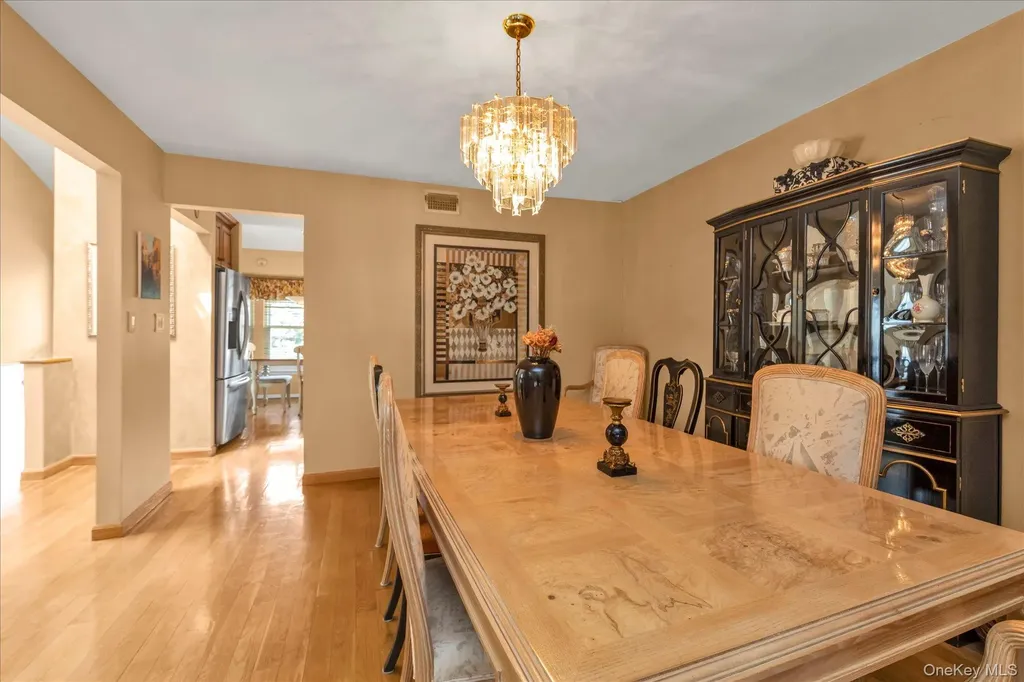 7 Eastern Drive New Hyde Park NY 11040