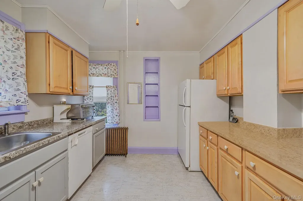 44 Redmond Avenue Bay Shore NY 11706