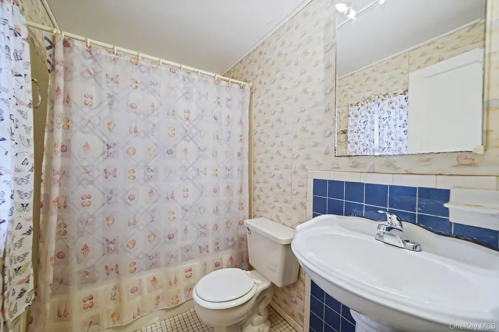 44 Redmond Avenue Bay Shore NY 11706