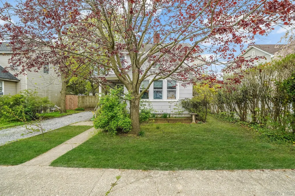 44 Redmond Avenue Bay Shore NY 11706