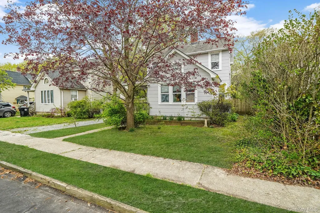 44 Redmond Avenue Bay Shore NY 11706
