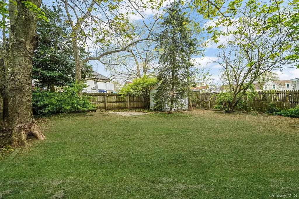 44 Redmond Avenue Bay Shore NY 11706