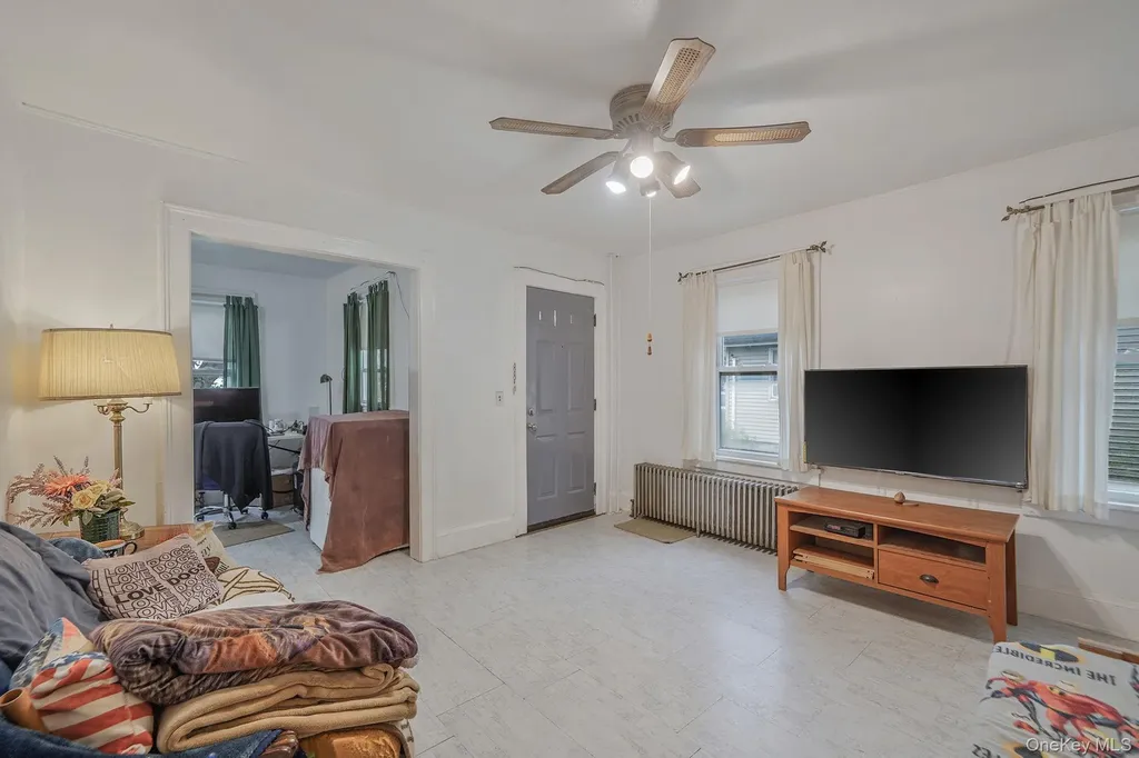 44 Redmond Avenue Bay Shore NY 11706