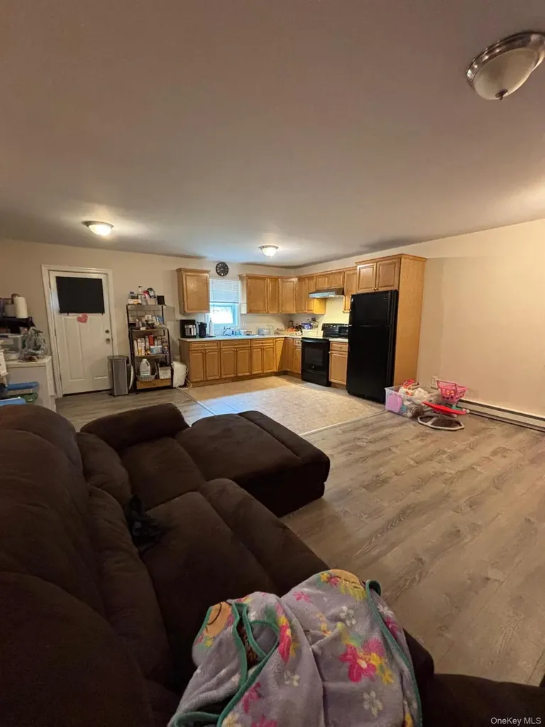 112 Maple Lane Medford NY 11763