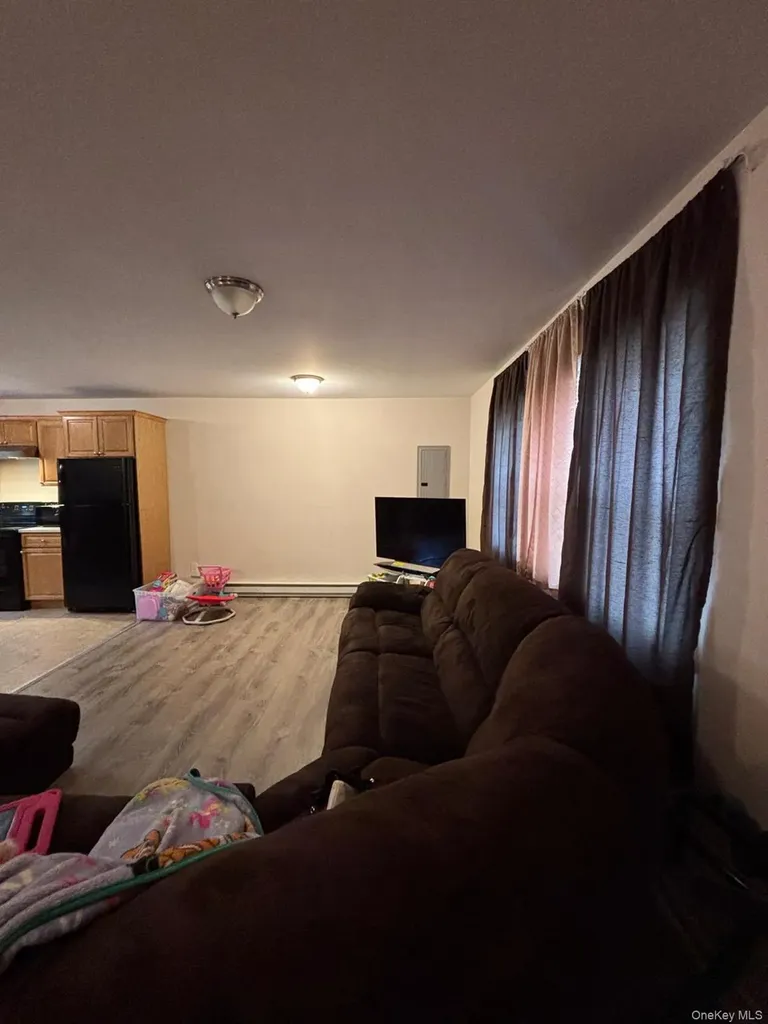 112 Maple Lane Medford NY 11763