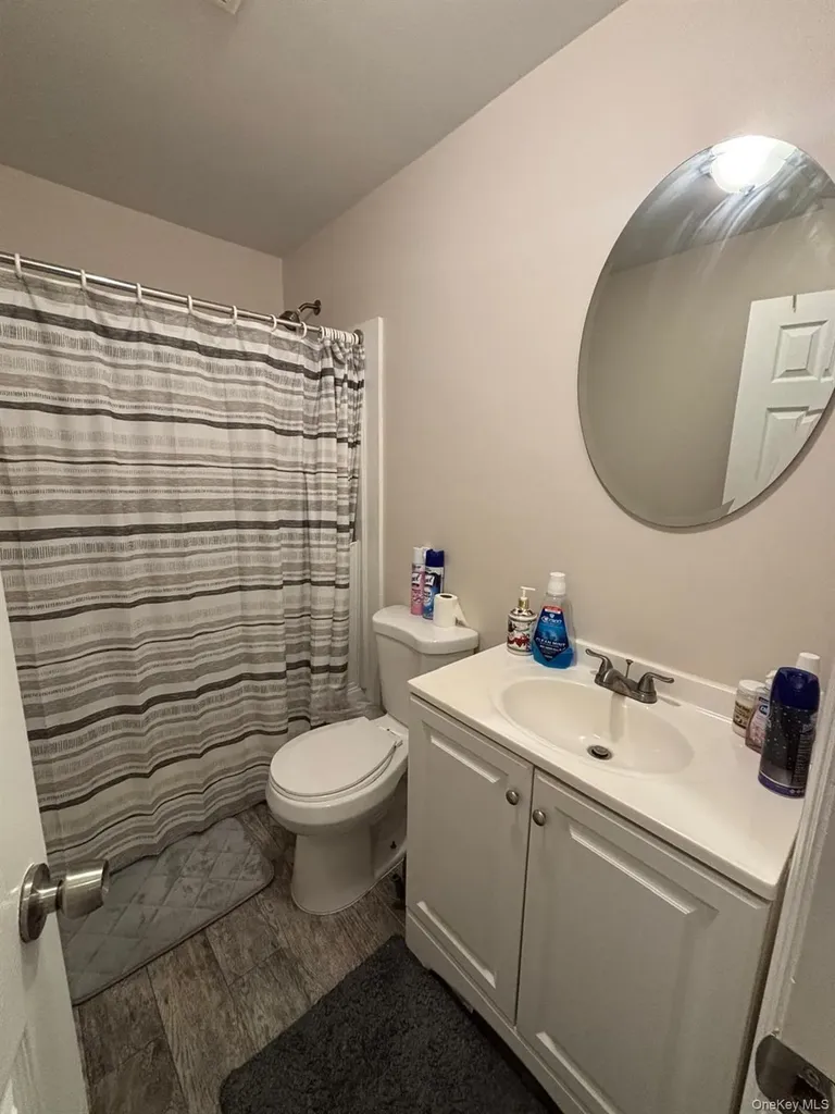 112 Maple Lane Medford NY 11763