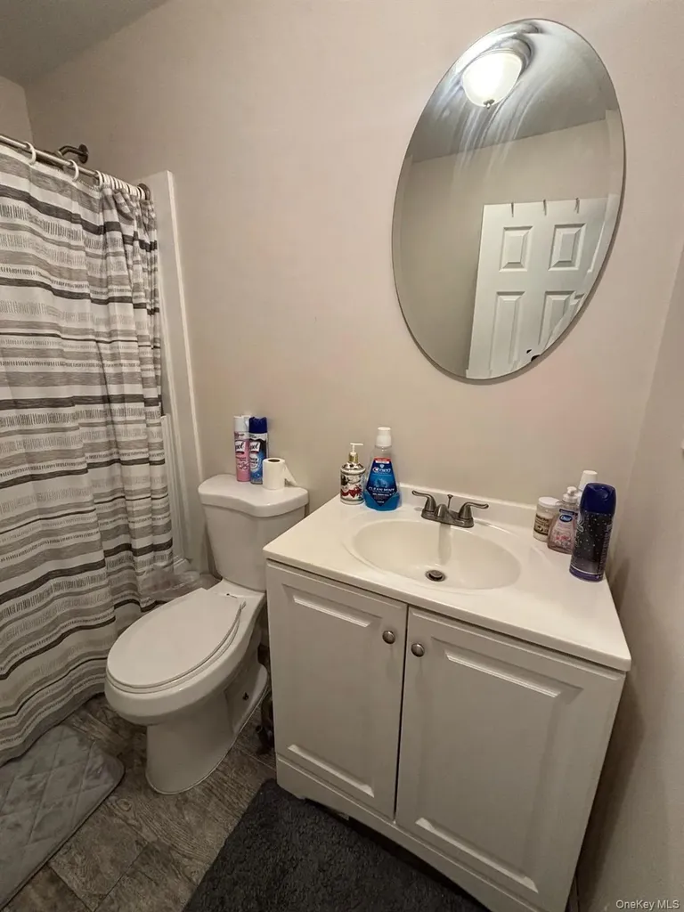 112 Maple Lane Medford NY 11763
